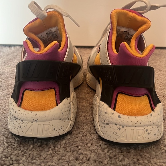 Nike Air Huarache pink and orange sz 8 (university pink gold) - Picture 5 of 9